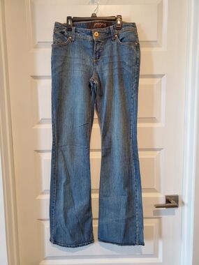 Grane Mid-Blue Flared Jeans - Wide Leg Denim